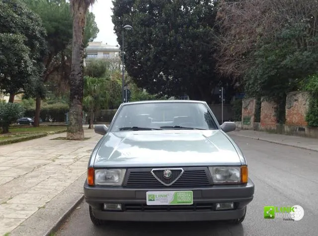 Alfa Romeo 75 75 1.8 - Foto 9