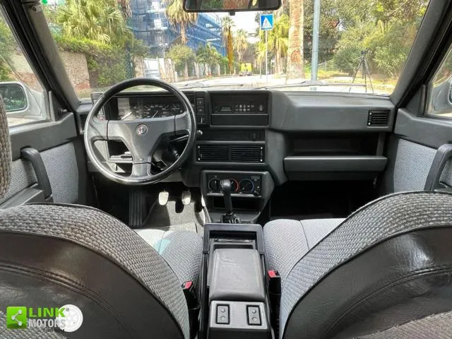 Alfa Romeo 75 75 1.8 - Foto 11
