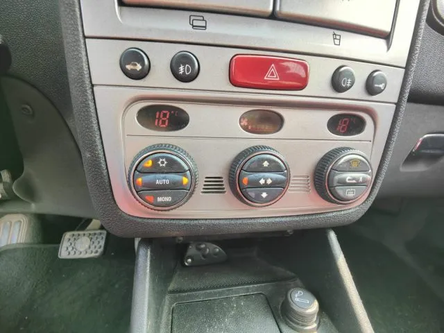 Alfa Romeo 147 147 2.0 16V T.S. Selespeed 3p. Dist. - Foto 11