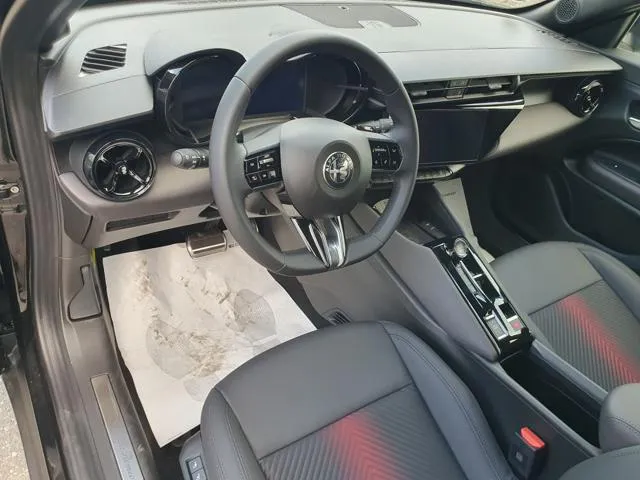 Alfa Romeo Junior 1.2 145 CV Hybrid eDCT6 Speciale - Foto 10