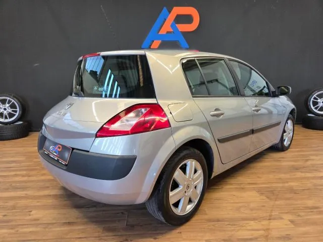 Renault Megane MÃ©gane 1.5 dCi 105 CV 5p. Luxe Dynamique - Foto 4
