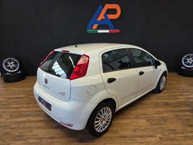 Fiat Punto 1.3 MJT II 75 CV 5 porte Lounge - Foto 4