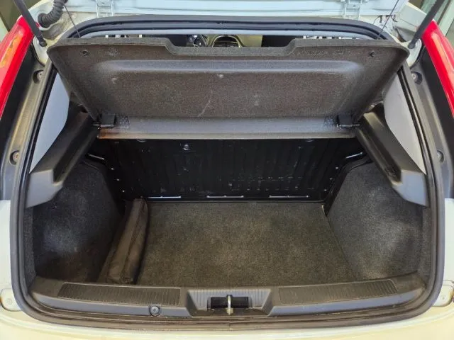 Fiat Punto 1.3 MJT II 75 CV 5 porte Lounge - Foto 6