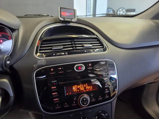 Fiat Punto 1.3 MJT II 75 CV 5 porte Lounge - Foto 8