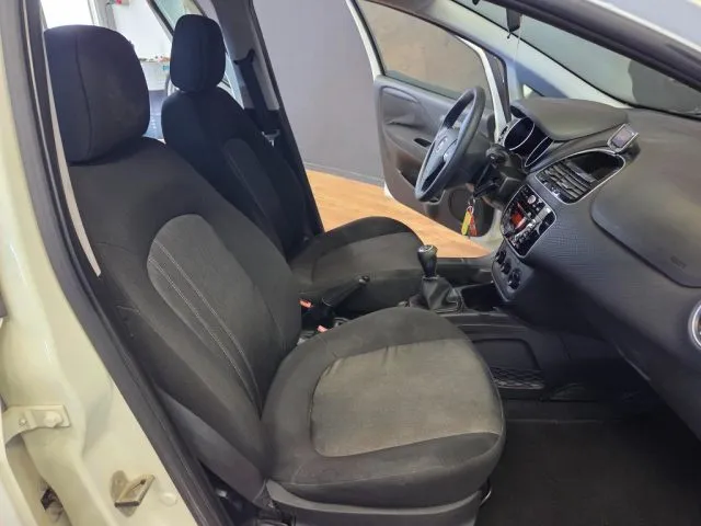 Fiat Punto 1.3 MJT II 75 CV 5 porte Lounge - Foto 14