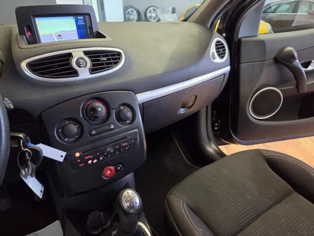 Renault Clio 1.2 16V 5 porte Dynamique - Foto 9