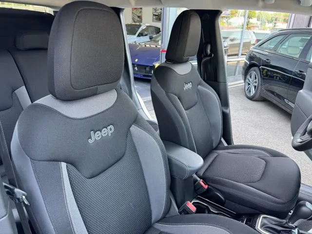 Jeep Renegade 1.3 T4 190CV PHEV 4xe AT6 Limited - Foto 8