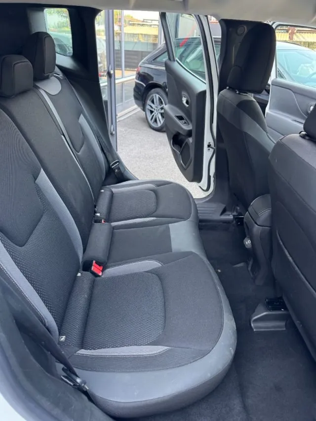 Jeep Renegade 1.3 T4 190CV PHEV 4xe AT6 Limited - Foto 10
