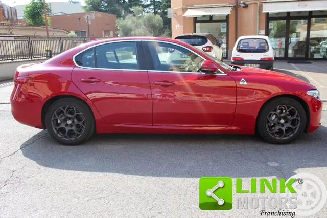 Alfa Romeo Giulia 2.2 Turbodiesel 160 CV AT8 Executive Manuale - Foto 4