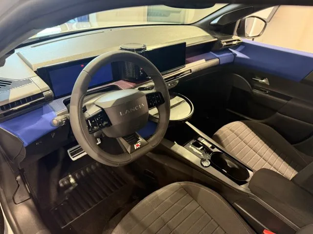 Lancia Ypsilon Hybrid e-DCT HF Line - Foto 14