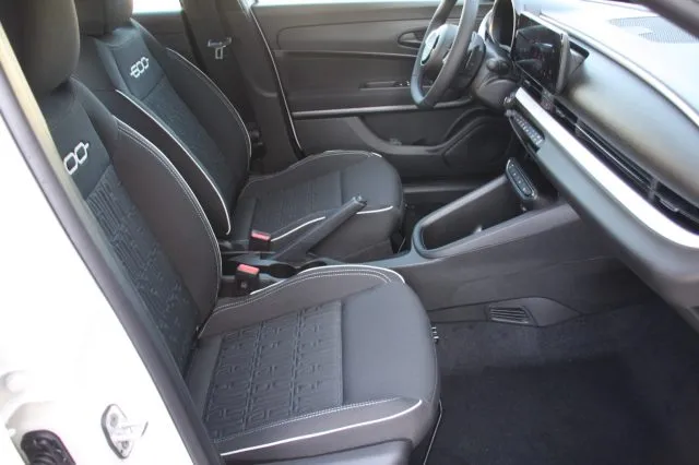 Fiat 600 1.2 110CV Hybrid PACK CONFORT - Foto 9