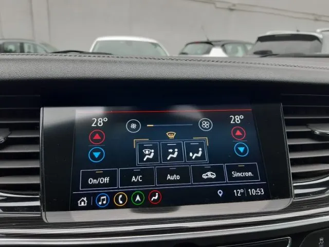 Opel insignia - dettaglio 10