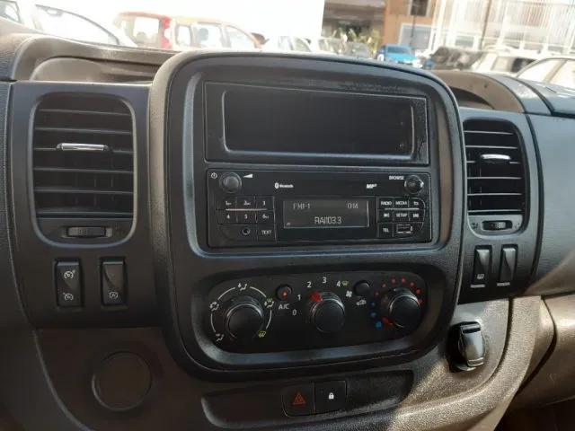 Opel vivaro - dettaglio 9