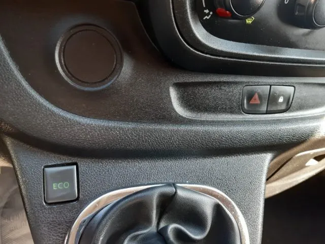 Opel vivaro - dettaglio 11