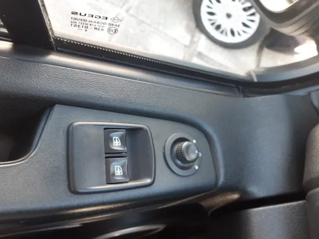 Opel vivaro - dettaglio 13
