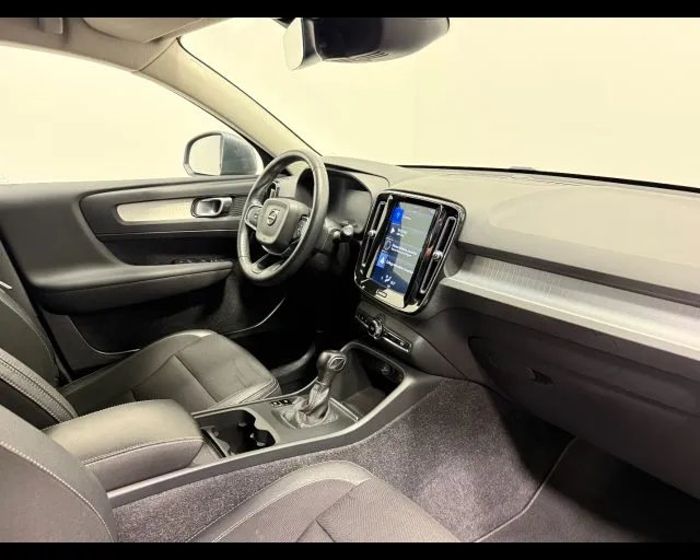 Volvo XC40 2.0 D3 MOMENTUM - Foto 3