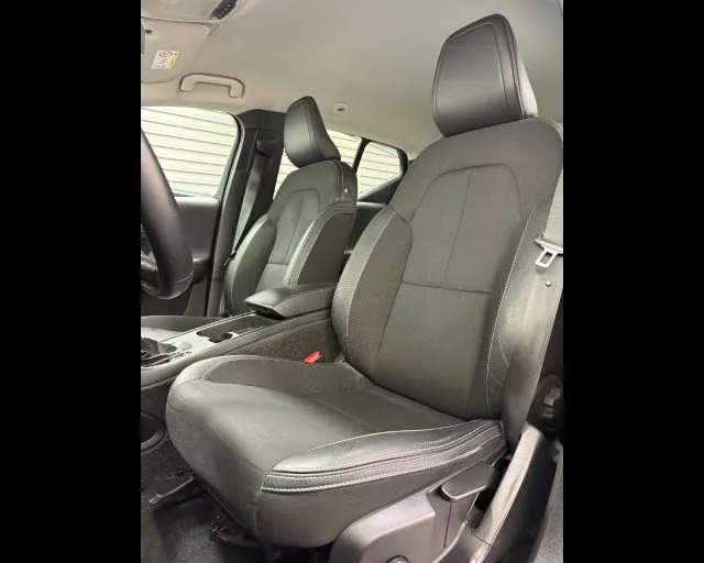 Volvo XC40 2.0 D3 MOMENTUM - Foto 8