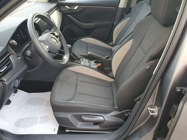 Skoda Kamiq Kamiq 1.0 TSI 110 CV Black Dots - Foto 9