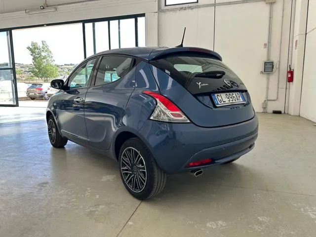Lancia Ypsilon 1.0 FireFly 5 porte S&S Hybrid Gold - Foto 4