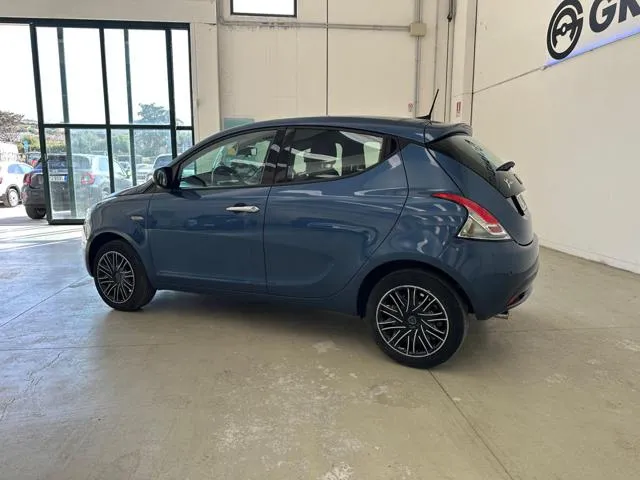 Lancia Ypsilon 1.0 FireFly 5 porte S&S Hybrid Gold - Foto 7