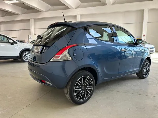 Lancia Ypsilon 1.0 FireFly 5 porte S&S Hybrid Gold - Foto 8