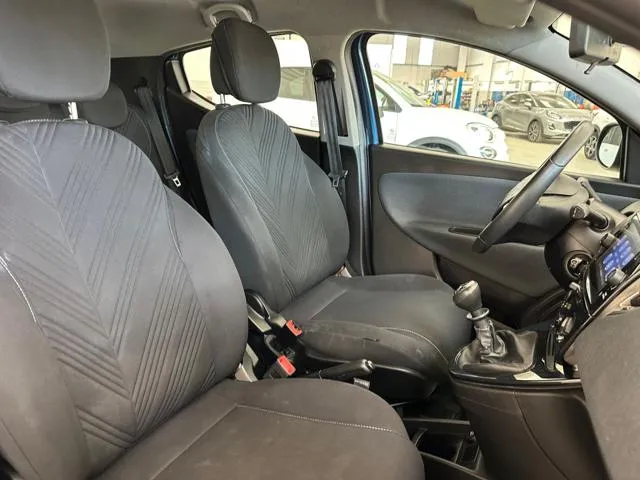 Lancia Ypsilon 1.0 FireFly 5 porte S&S Hybrid Gold - Foto 11