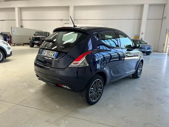 Lancia Ypsilon 1.0 FireFly 5 porte S&S Hybrid Ecochic Gold - Foto 9