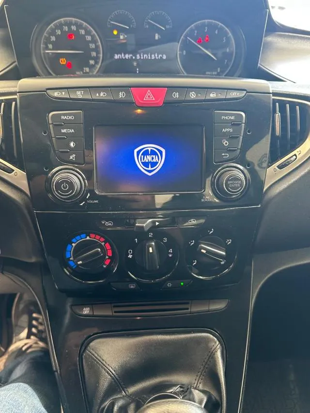 Lancia Ypsilon 1.0 FireFly 5 porte S&S Hybrid Ecochic Gold - Foto 11
