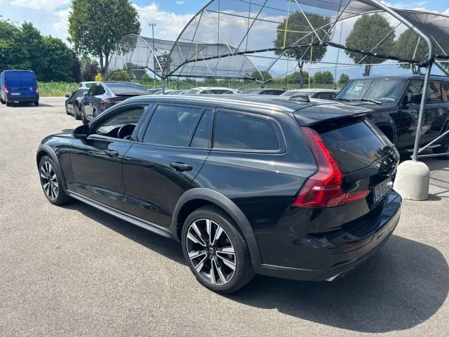 Volvo V60 Cross Country B5 AWD Geartronic Business Pro MY 21 - Foto 4