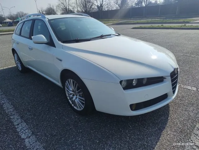 Alfa romeo 159 - dettaglio 2