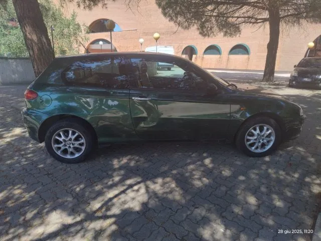 Alfa romeo 147 - dettaglio 6