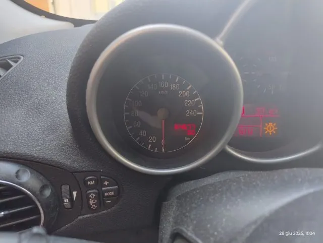Alfa romeo 147 - dettaglio 7