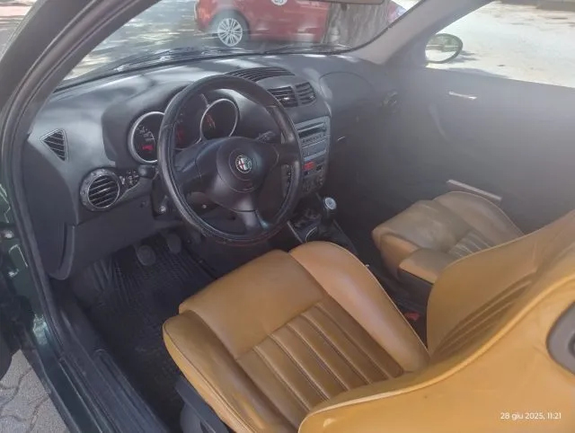 Alfa romeo 147 - dettaglio 9