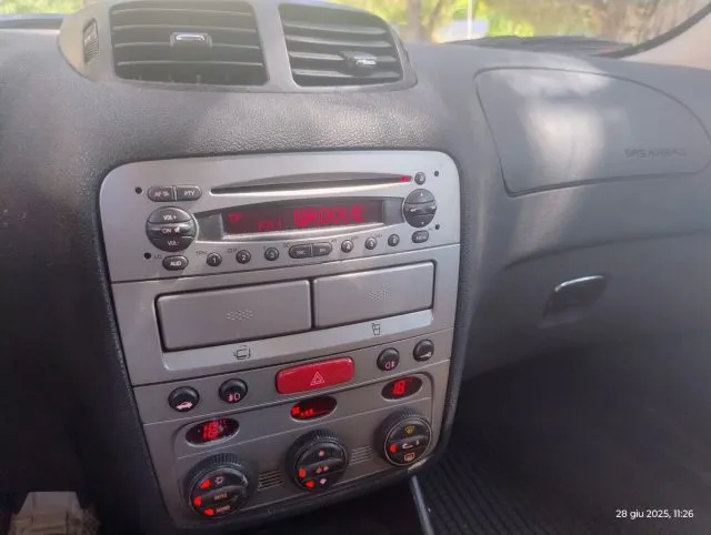 Alfa romeo 147 - dettaglio 10
