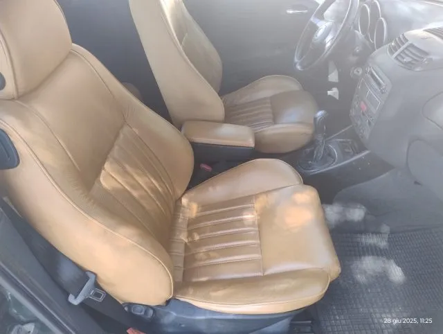 Alfa romeo 147 - dettaglio 14
