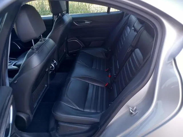 Alfa Romeo Giulia 2.2 Turbodiesel 190 CV AT8 Ti - TAGLIANDATA - Foto 11