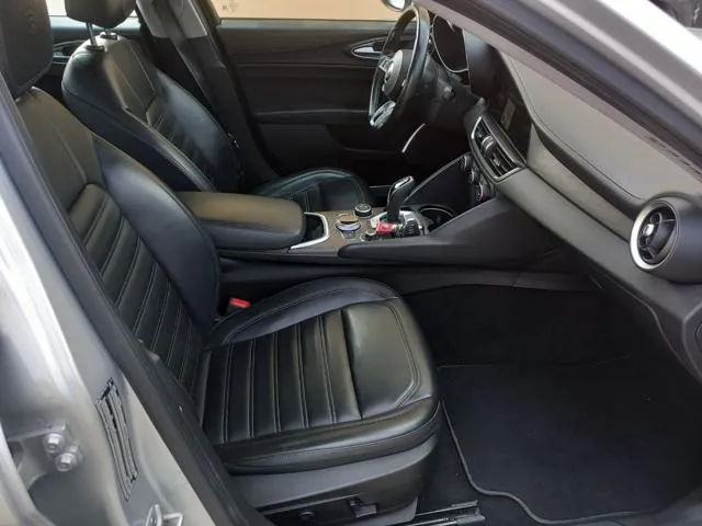 Alfa Romeo Giulia 2.2 Turbodiesel 190 CV AT8 Ti - TAGLIANDATA - Foto 13