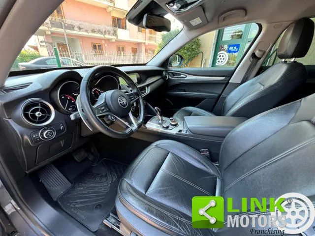 Alfa Romeo Stelvio Stelvio 2.2 T.diesel 210 CV AT8 Q4 Exec. - Foto 5