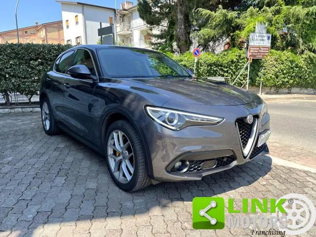 Alfa Romeo Stelvio Stelvio 2.2 T.diesel 210 CV AT8 Q4 Exec. - Foto 6
