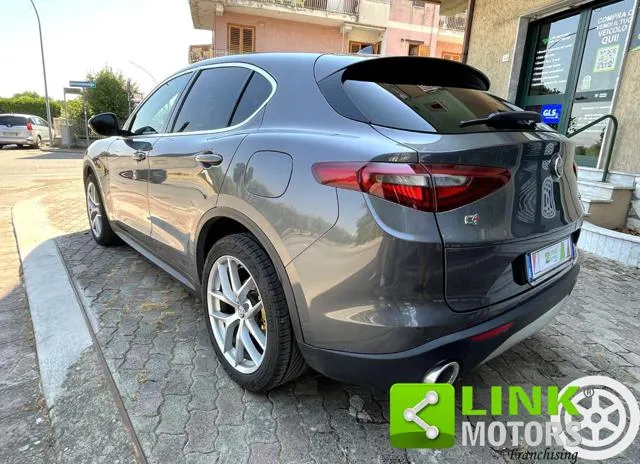 Alfa Romeo Stelvio Stelvio 2.2 T.diesel 210 CV AT8 Q4 Exec. - Foto 13