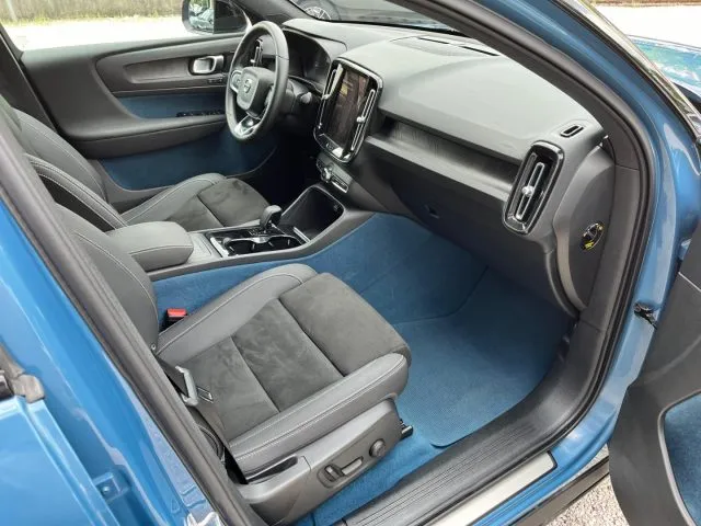 Volvo C40 Recharge Twin Motor AWD 1ST EDITION - Foto 8