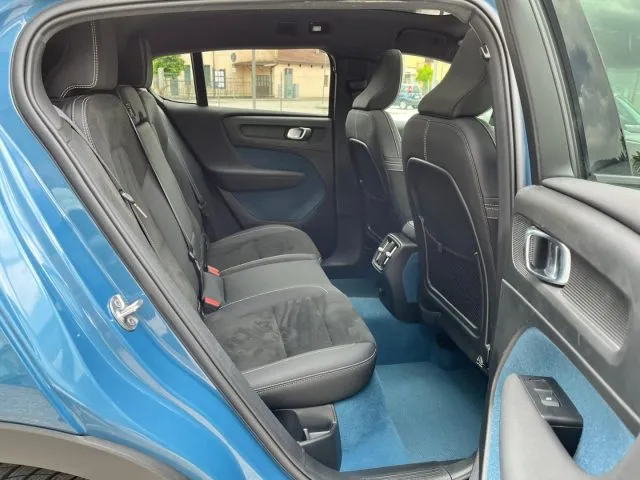 Volvo C40 Recharge Twin Motor AWD 1ST EDITION - Foto 9