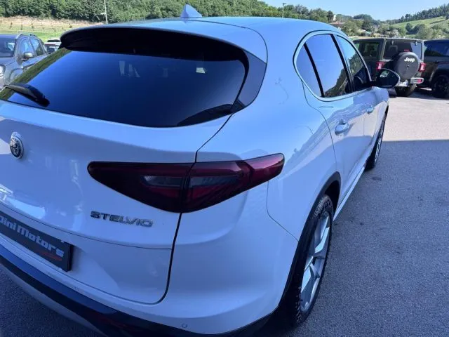 Alfa Romeo Stelvio Stelvio 2.2 T.diesel 210 AT8 Q4 VeloceTì - Foto 5