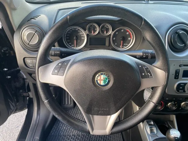 Alfa Romeo MiTo MiTo 1.3 JTDm-2 95 CV S&S Distinctive - Foto 9