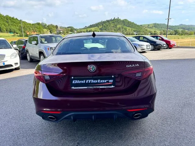 Alfa Romeo Giulia 2.2 Turbodiesel 180 CV Sport Launch Edition - Foto 6