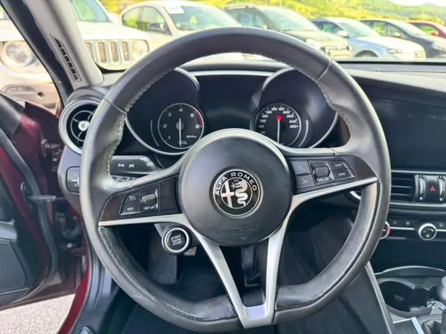 Alfa Romeo Giulia 2.2 Turbodiesel 180 CV Sport Launch Edition - Foto 10