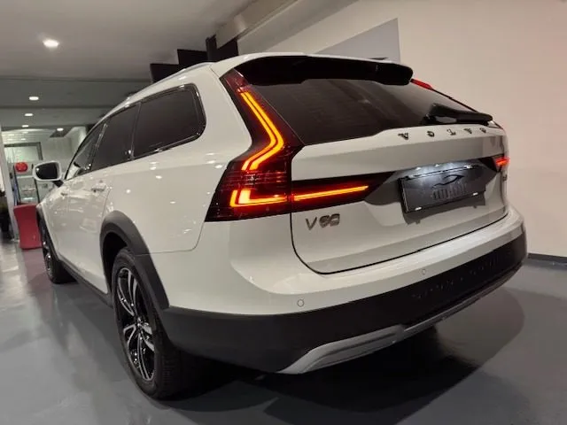 Volvo v90 Cross Country B4 (d) 197CV AWD Geatronic Business Pro Line - Foto 4