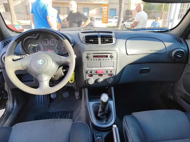Alfa Romeo 147 147 1.6 16V TS 105 CV 5p. Progression - Foto 9