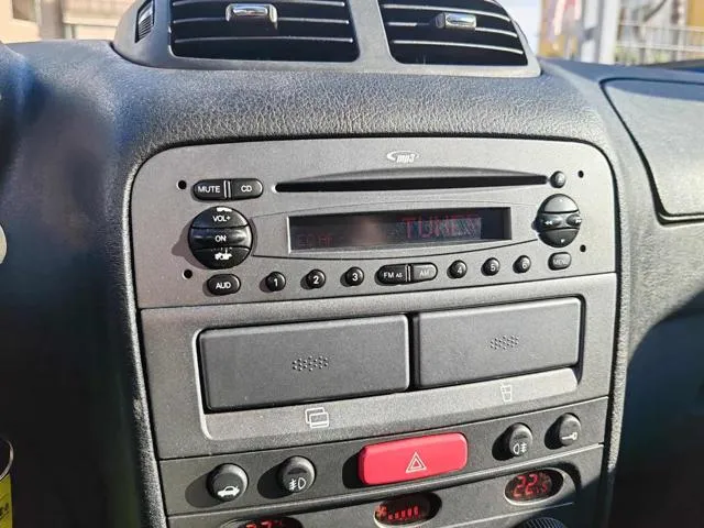Alfa Romeo 147 147 1.6 16V TS 105 CV 5p. Progression - Foto 12