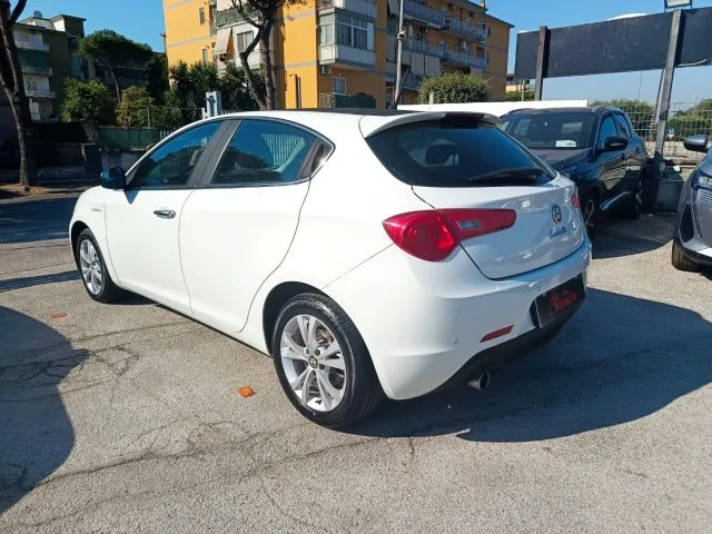 Alfa Romeo Giulietta Giulietta 1.6 JTDm-2 105 CV Distinctive - Foto 5